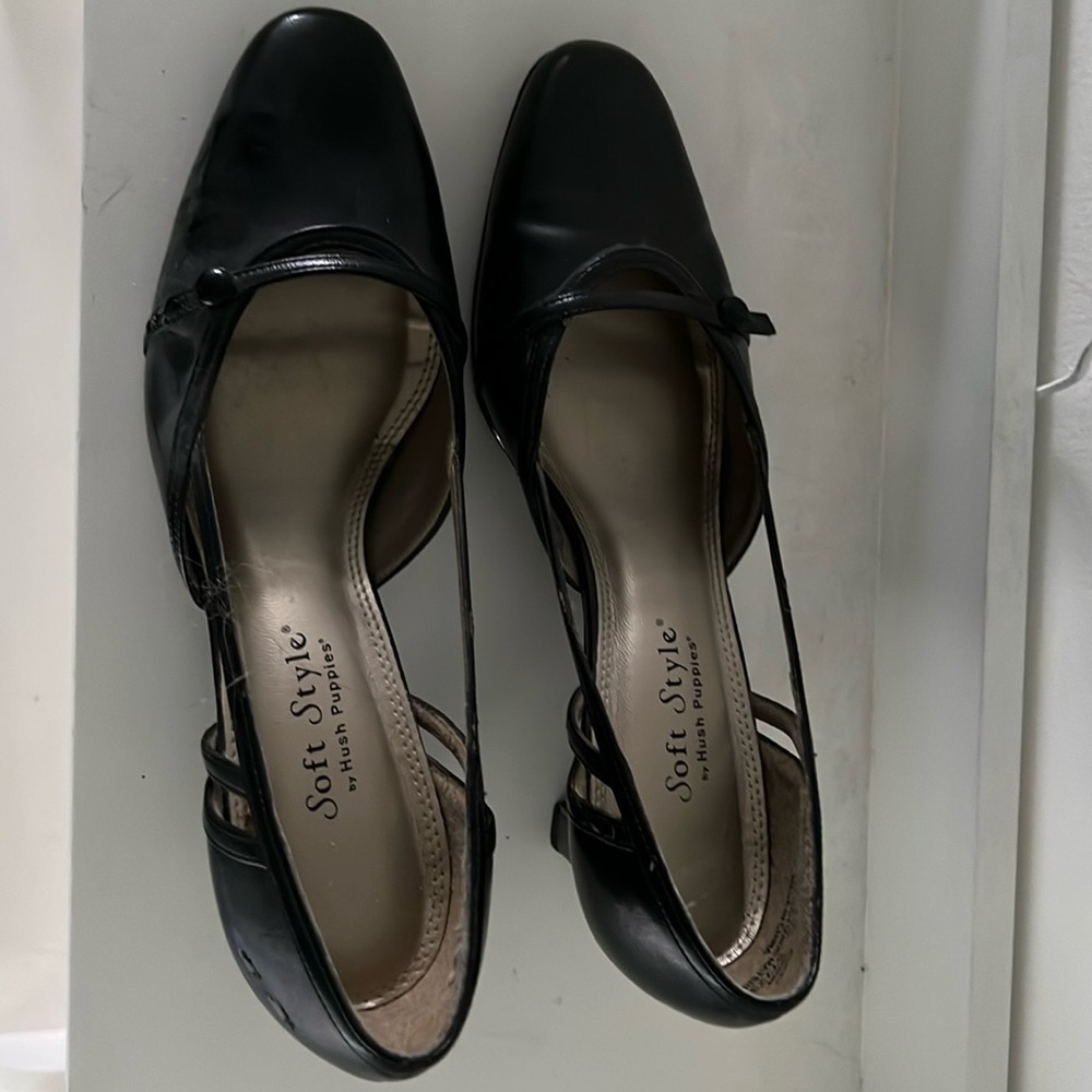 Heeled shoes